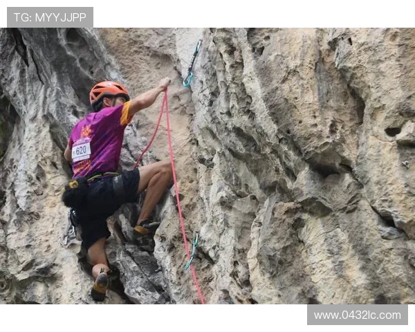 成都攀岩队与南京攀岩队赛后复盘分析比赛经验与教训分享